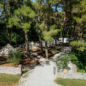 Camp 'dvor' Bell Tent Gasthuis Manjadvorci