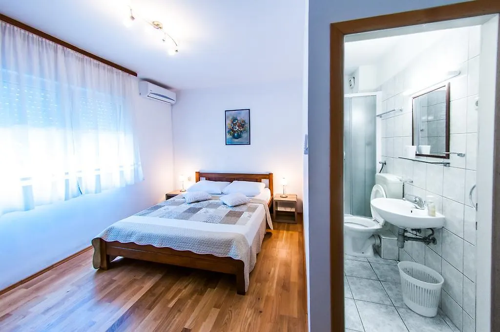 Rooms Rajic Σπλιτ 3*,  Κροατία
